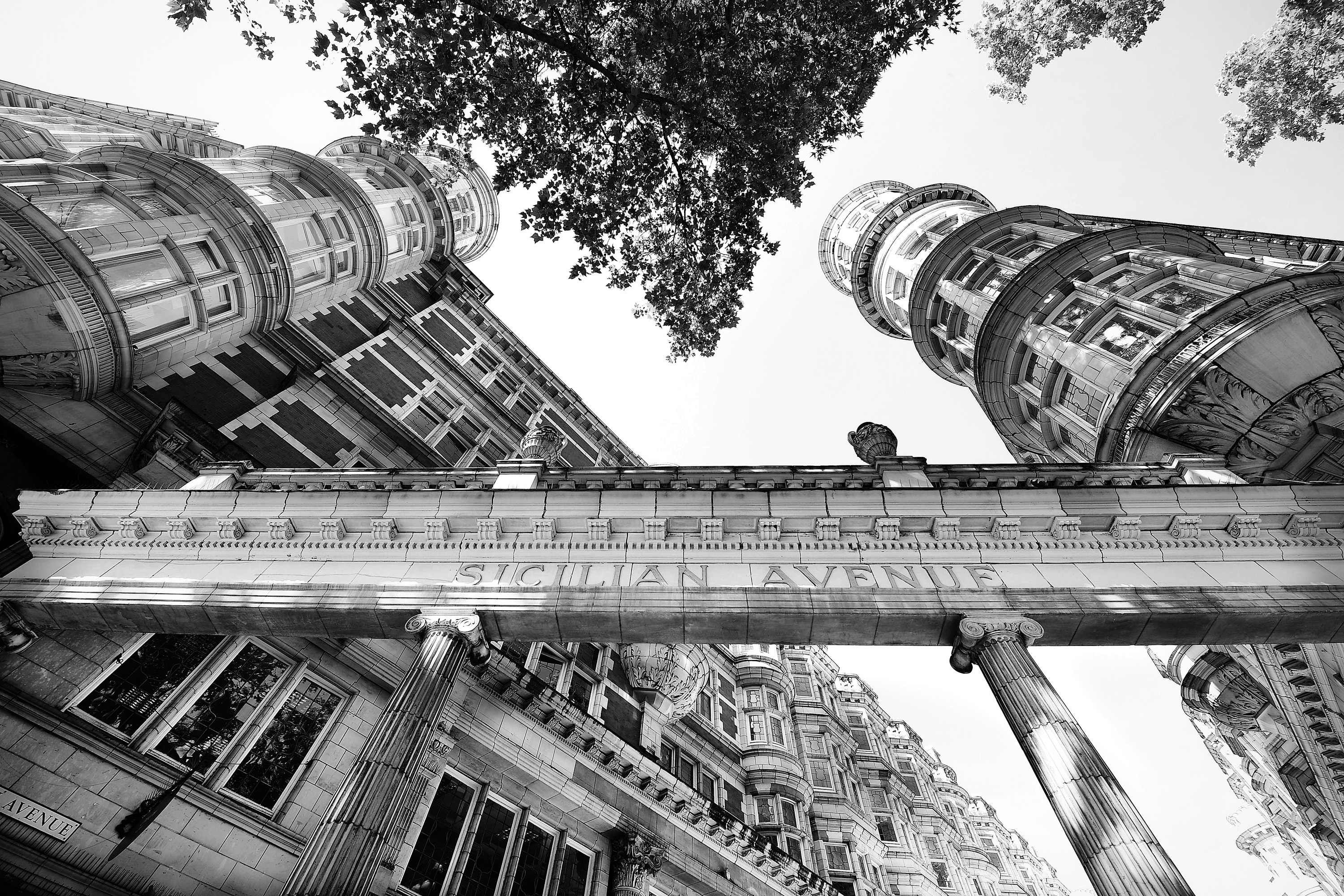 Sicilian Avenue Ionic pillars and sign